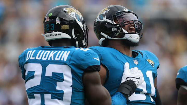 Why the Jaguars Re-Signed Dawuane Smoot: ‘He’s a Guy That Wears a Bunch of Different Hats’