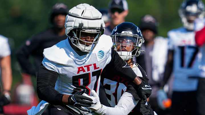 Falcons Suffer 2 Injuries at Training Camp; Calais Campbell Update Falcons Suffer 2 Injuries at Training Camp; Calais Campbell Update