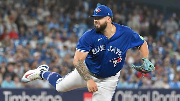 Manoah Strikes Out 6 in Blue Jays Win