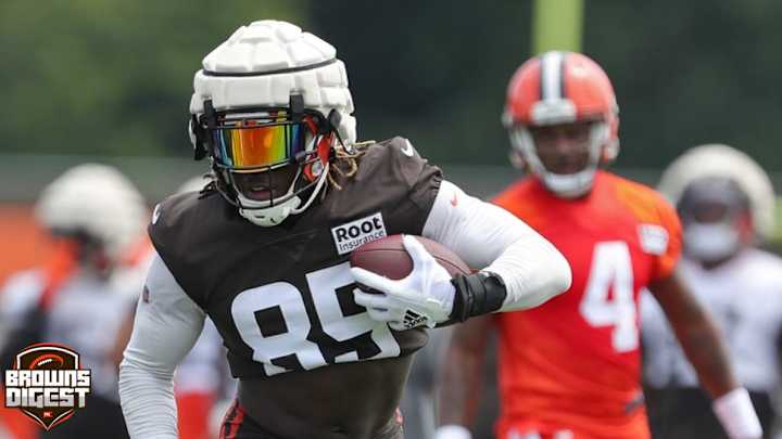 WATCH: Deshaun Watson Threads Needle to Browns Playmaker