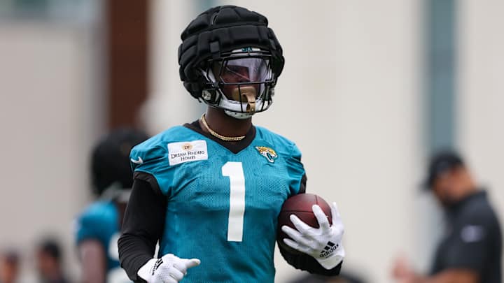 Jaguars’ Travis Etienne Explains Why Versatility Is Key for RBs in Current Market