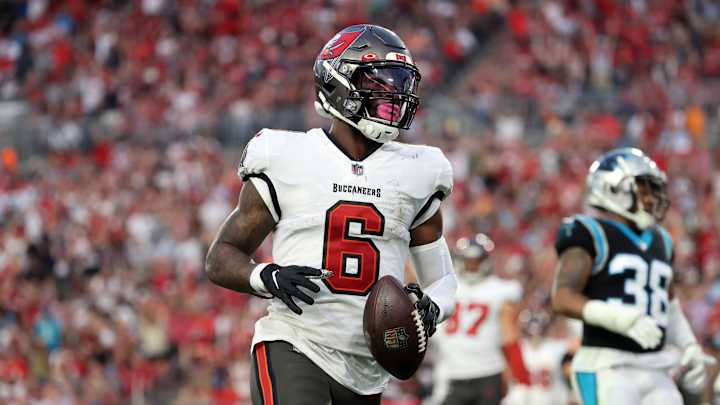 Former NFL RB Le'Veon Bell Has Harsh Opinion of Giants QB Daniel Jones