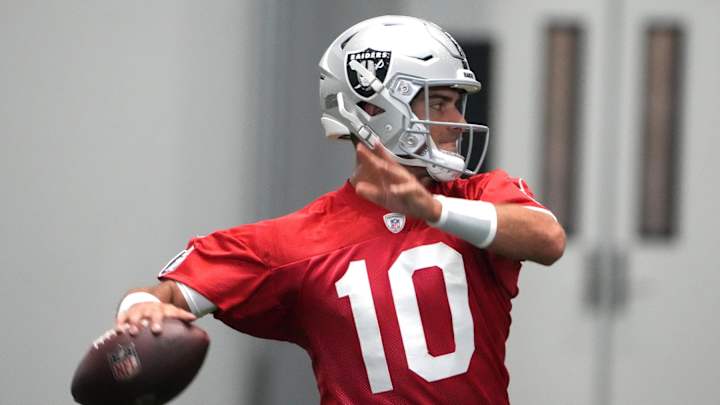 Raiders Training Camp: Jimmy Garoppolo Brushes off Picks, Rookie Impressions and a Fantasy Tip