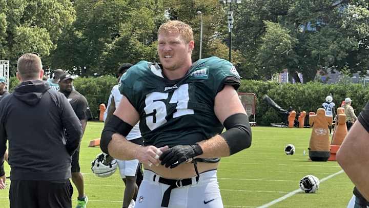 Eagles' Cam Jurgens Transition to RG Has Plenty of Tutors