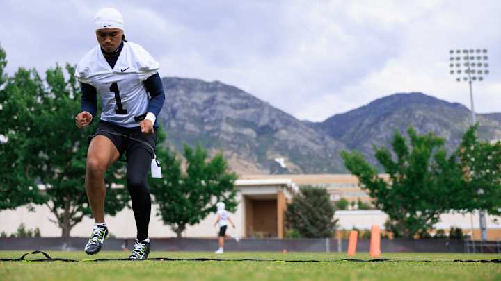 BYU WR Keanu Hill Makes Highlight Catch on First Day of Fall Camp