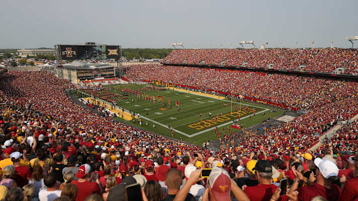 Fans Have So Many Jokes About Iowa Kicker’s Alleged ‘Under’ Bet on Rivalry Game Fans Have So Many Jokes About Iowa Kicker’s Alleged ‘Under’ Bet on Rivalry Game