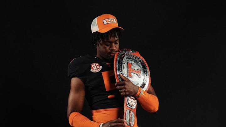 5-star EDGE Jordan Ross Hints at Commitment Date, What We Think