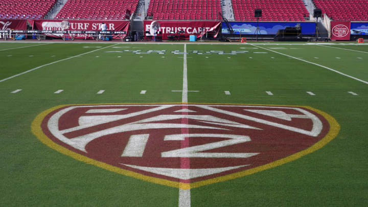 Pac-12 near collapse with Oregon and Washington headed to Big Ten, per reports Pac-12 near collapse with Oregon and Washington headed to Big Ten, per reports