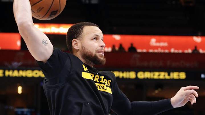 WATCH: Steph Curry's Lob Dunk Goes Viral