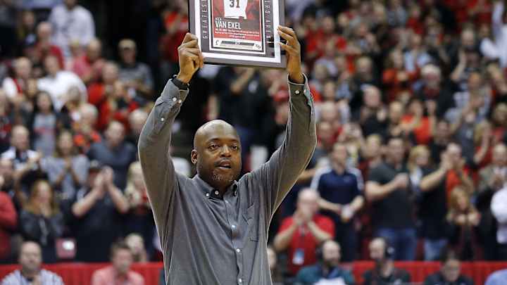 Lakers News: Former LA All-Star Graduates College Decades After Achieving NBA Dream Lakers News: Former LA All-Star Graduates College Decades After Achieving NBA Dream