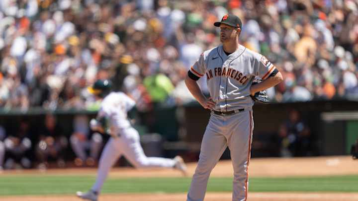 SF Giants lose series with Oakland A's, falling 8-6 on Sunday