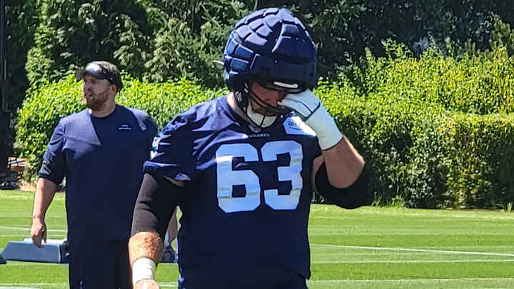 Seahawks Leaning Towards Experience at Center?