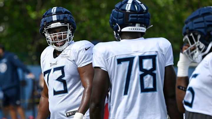 New OL Justin Murray Benefiting From Years of Experience in Learning New Offense New OL Justin Murray Benefiting From Years of Experience in Learning New Offense