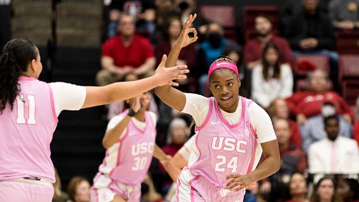 USC Women's Basketball: Team Puts In Work For Epic Preseason Cardio USC Women's Basketball: Team Puts In Work For Epic Preseason Cardio