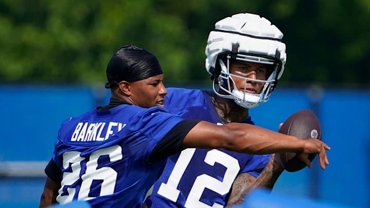 Giants’ Training Camp: Veterans Saquon Barkley and Darren Waller Look Good