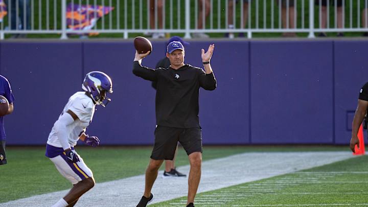 Kevin O'Connell: Don't Read Into Vikings' Unofficial Depth Chart Kevin O'Connell: Don't Read Into Vikings' Unofficial Depth Chart