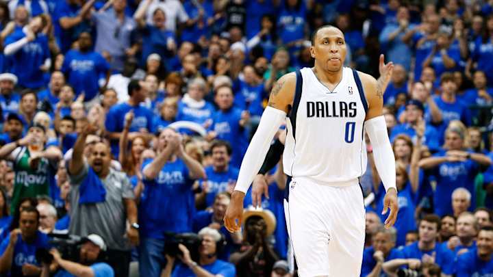 Two Ex Mavs to Have Jerseys Retired By Suns