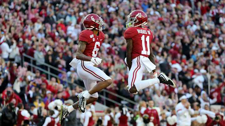Eagles WR DeVonta Smith Leaves Practice for Henry Ruggs Sentencing Eagles WR DeVonta Smith Leaves Practice for Henry Ruggs Sentencing
