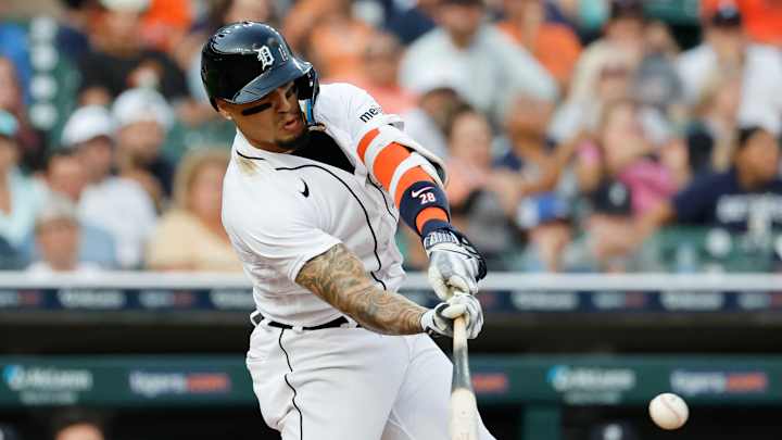 Detroit Tigers Shortstop Javier Báez Goes Viral For Hilarious Swing and Miss Detroit Tigers Shortstop Javier Báez Goes Viral For Hilarious Swing and Miss