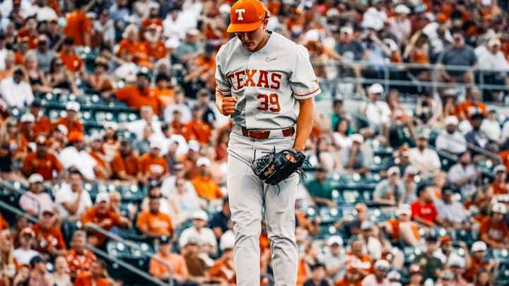 Super Horns: Texas Beats Air Force 10-1, Advances to Super Regionals Super Horns: Texas Beats Air Force 10-1, Advances to Super Regionals