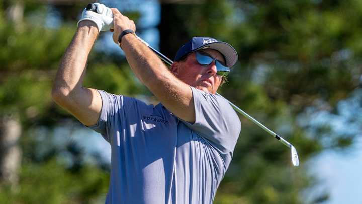 Phil Mickelson Apologizes for Recent Comments, Announces LIV Golf Deal