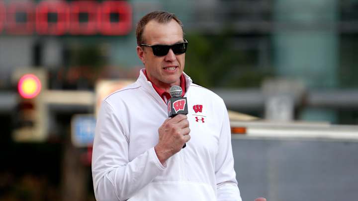 Former Badgers Chris McIntosh and Troy Vincent nominated for the College Football Hall of Fame