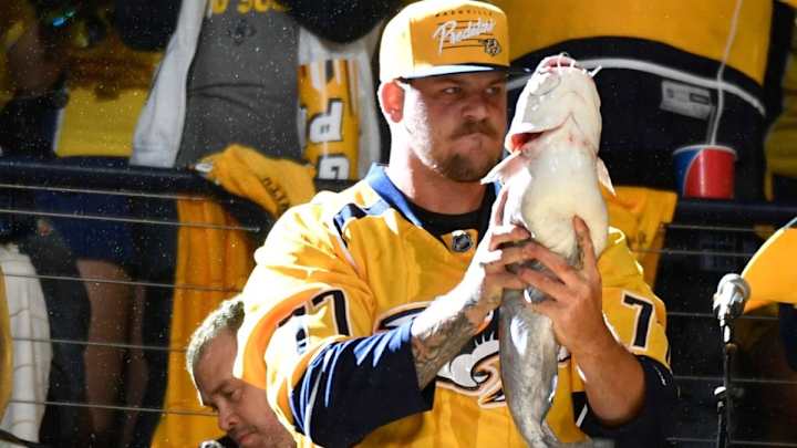 Lewan's Offseason Included a Visit from Lord Stanley