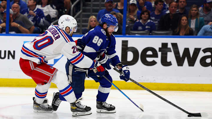 Lightning Blow Out Rangers to Tie Eastern Conference Finals