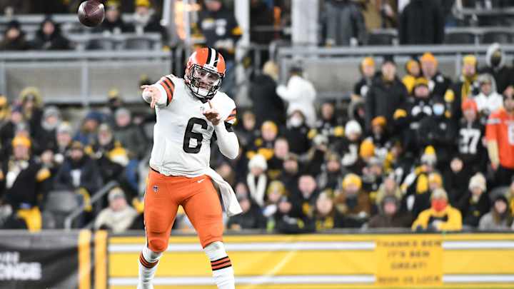 Analysis: Shelby Harris Restructure Doesn't Necessarily Signify Imminent Move For Seahawks Analysis: Shelby Harris Restructure Doesn't Necessarily Signify Imminent Move For Seahawks