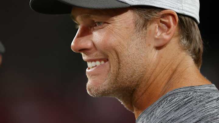 LOOK: Tom Brady sprays his hair in Tampa Bay Buccaneers' colors LOOK: Tom Brady sprays his hair in Tampa Bay Buccaneers' colors