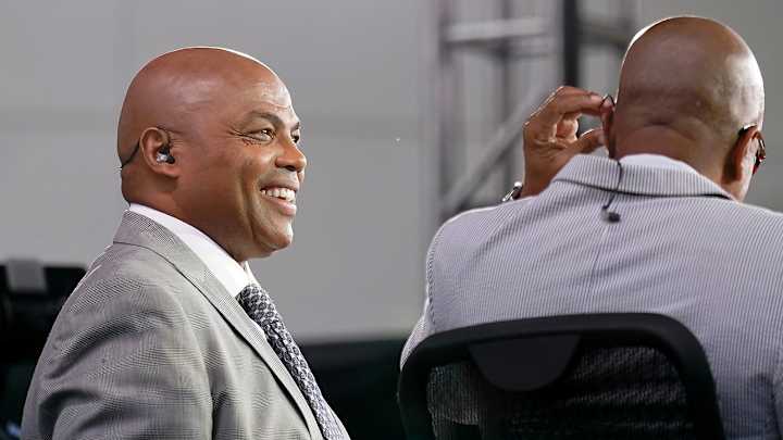 Charles Barkley, Draymond Green Trade Cold-Blooded Quips on TNT All-Star Telecast