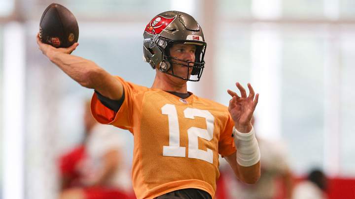 Tom Brady Is a Man of His Word, So Now He Has to Send a Fan a Pair of Used Underwear