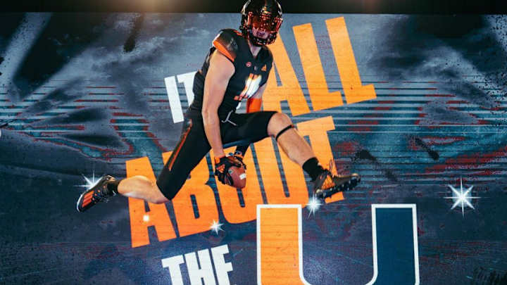 Tight End Jackson Carver Signs With the Hurricanes