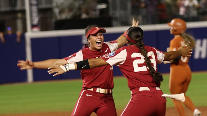 WCWS Photo Gallery: Oklahoma's Championship Celebration WCWS Photo Gallery: Oklahoma's Championship Celebration