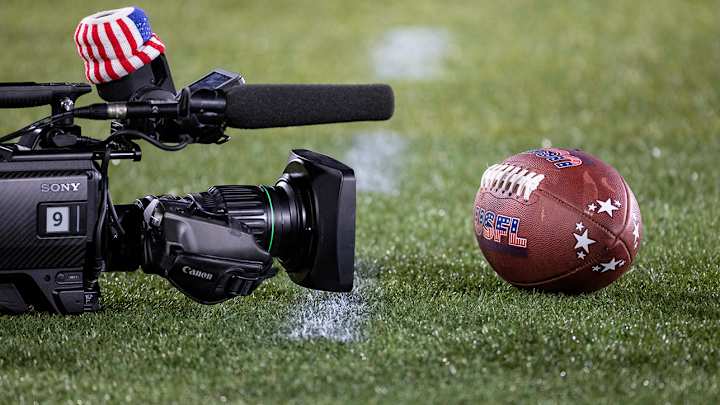 Video: USFL Player Gets His Teeth Knocked Out After Vicious Hit