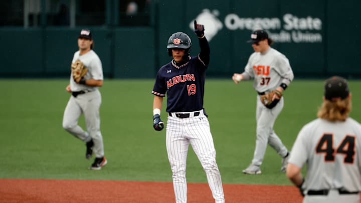 Auburn baseball defeats Oregon State in game three, advances to College World Series Auburn baseball defeats Oregon State in game three, advances to College World Series