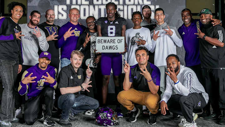 Texas Edge Rusher Narrows List to UW and Others Texas Edge Rusher Narrows List to UW and Others