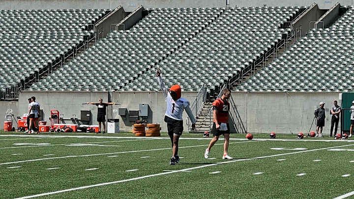 Watch: Practice Clips of Joe Burrow, Tee Higgins, Ja'Marr Chase, Alex Cappa And More