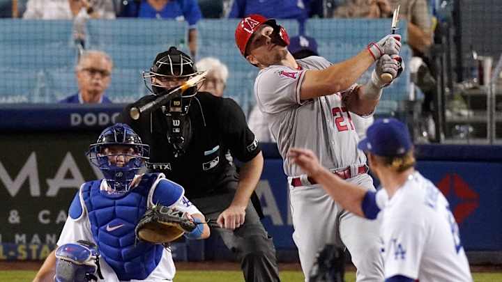 Umpire Exits Game After Being Struck in Face with Trout’s Broken Bat