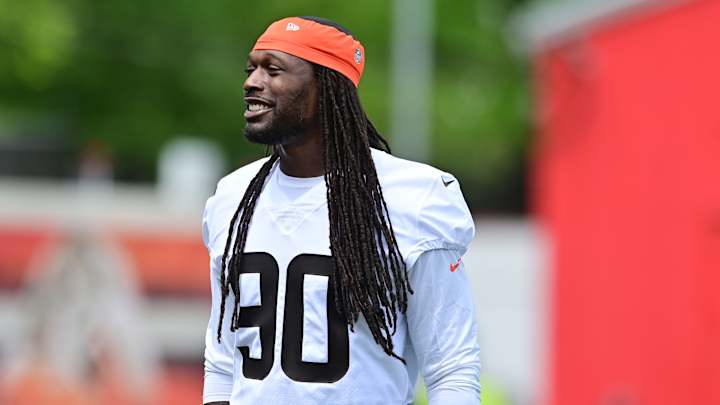 Browns DE Jadeveon Clowney Almost Signed with Falcons