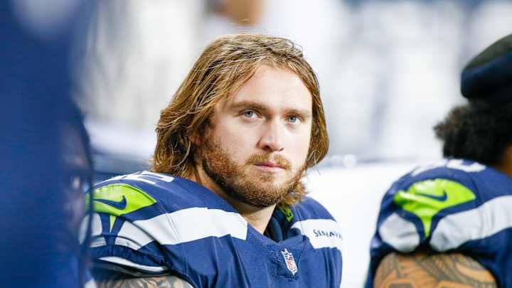 Seahawks 90-Man Roster Rundown: Jarrod Hewitt Seahawks 90-Man Roster Rundown: Jarrod Hewitt