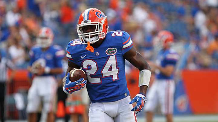 NFL Cornerback Holding Free Youth Football Camp in Tampa Area NFL Cornerback Holding Free Youth Football Camp in Tampa Area