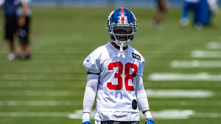 Giants Elevate Two from Practice Squad Ahead of Week 14 Game vs. Eagles