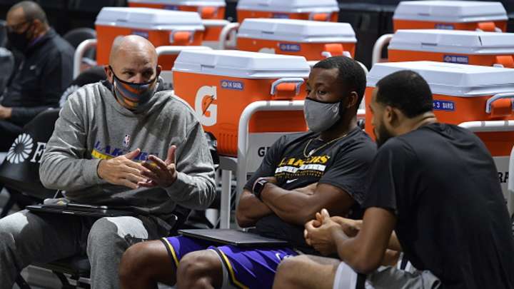 Report: Mavs to Hire Lakers' Assistant Coach Quinton Crawford