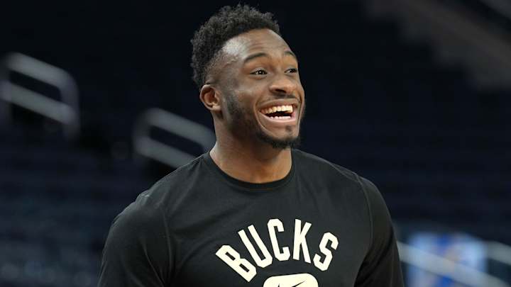 Thanasis Antetokounmpo Exercises Option to Stay With Bucks, per Report