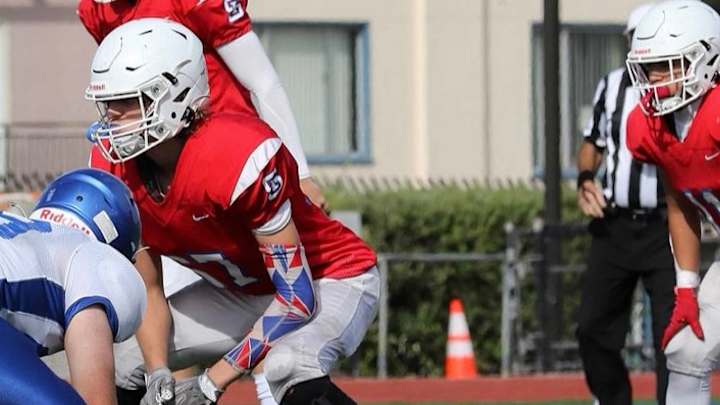 Huskies Extend Scholarship Offer to Bay Area Tackle