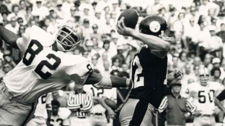 Despite Injury, DE Horace Jones was a Great Raider