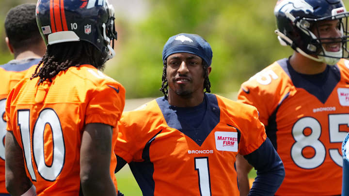Hackett Demands Excellence from Broncos WRs in Complex Passing Offense