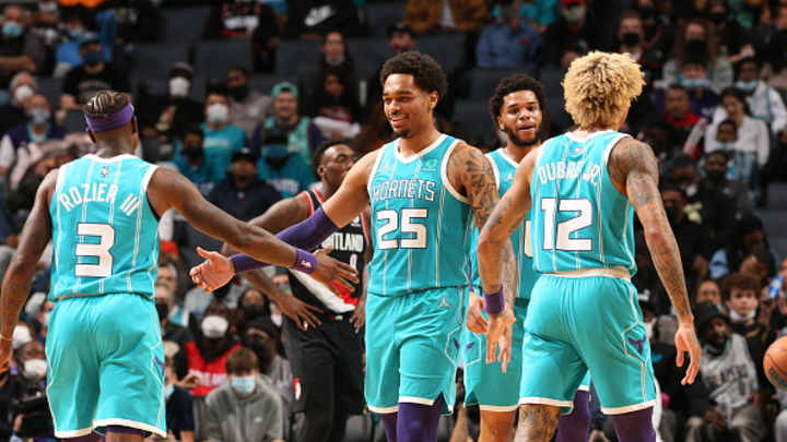 Could Mavs Benefit From Hornets’ Tough Free Agency Decisions? Could Mavs Benefit From Hornets’ Tough Free Agency Decisions?