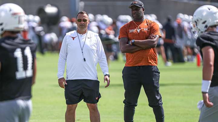 Texas Legend Vince Young Reacts to Arch Manning’s Commitment Texas Legend Vince Young Reacts to Arch Manning’s Commitment